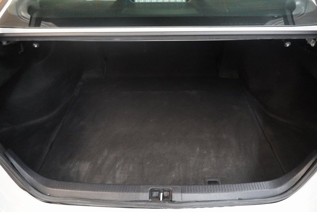 Used 2020 Toyota Camry XLE w/ Navigation Package image 24