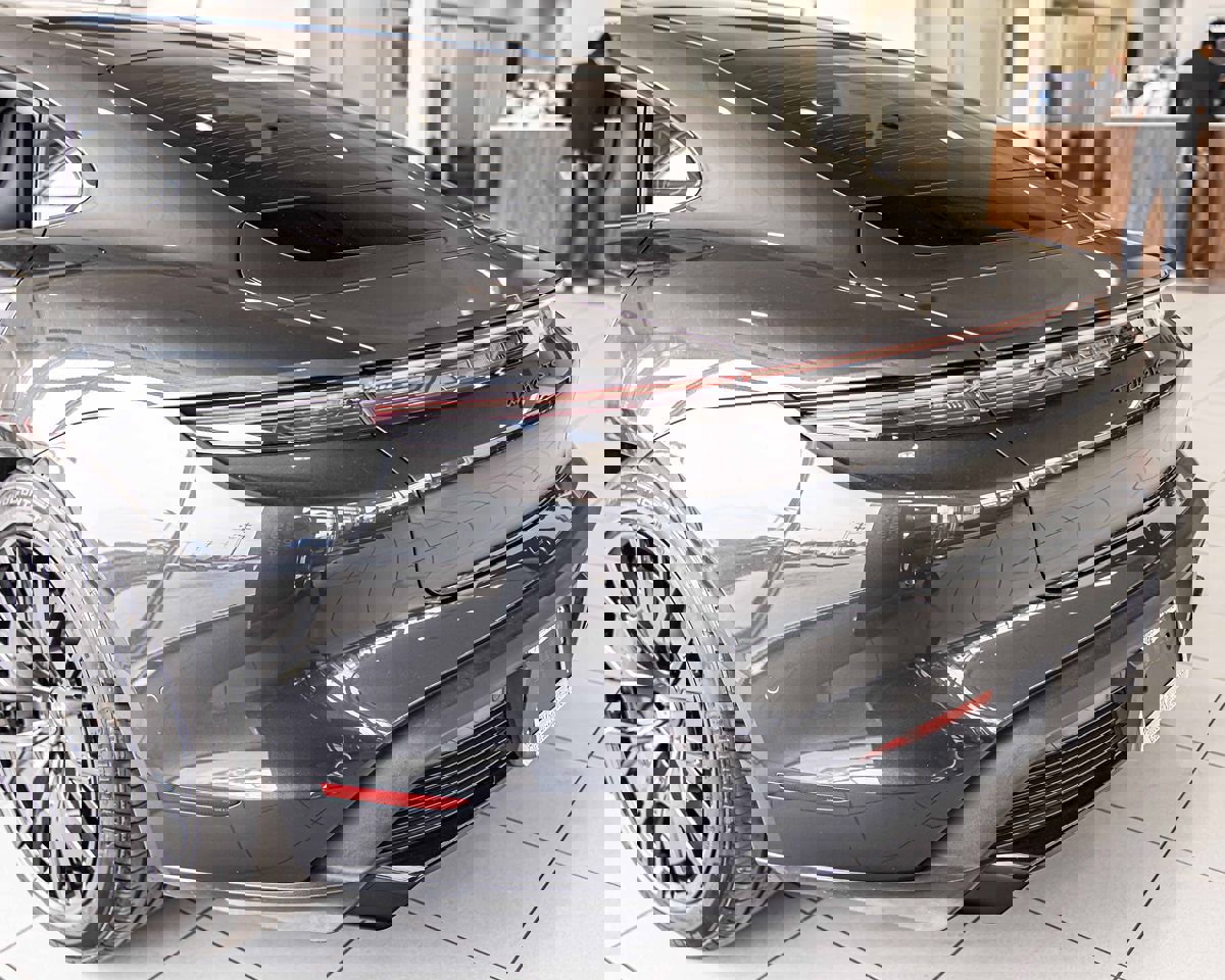 Used 2022 Porsche Taycan GTS image 17