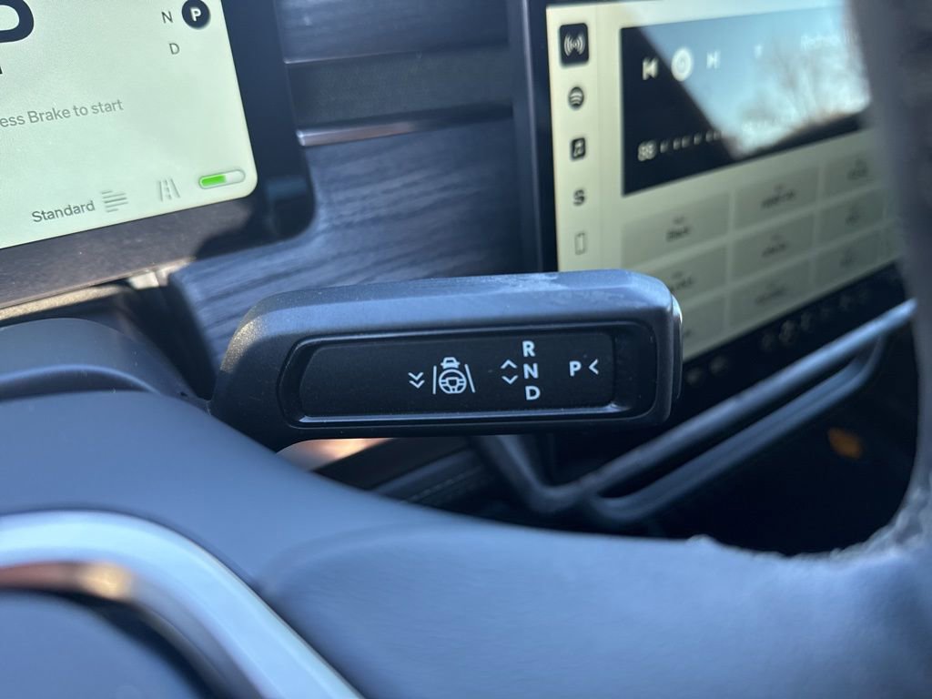 Used 2022 Rivian R1T Adventure image 19