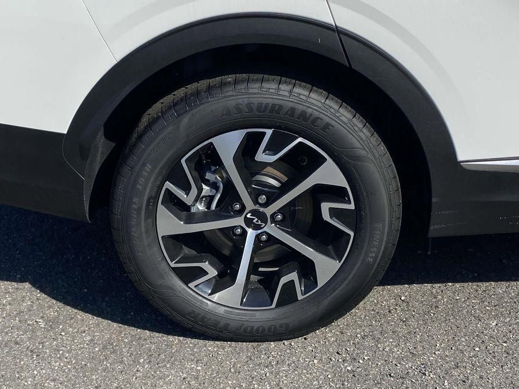 New 2025 Kia Sportage EX image 7
