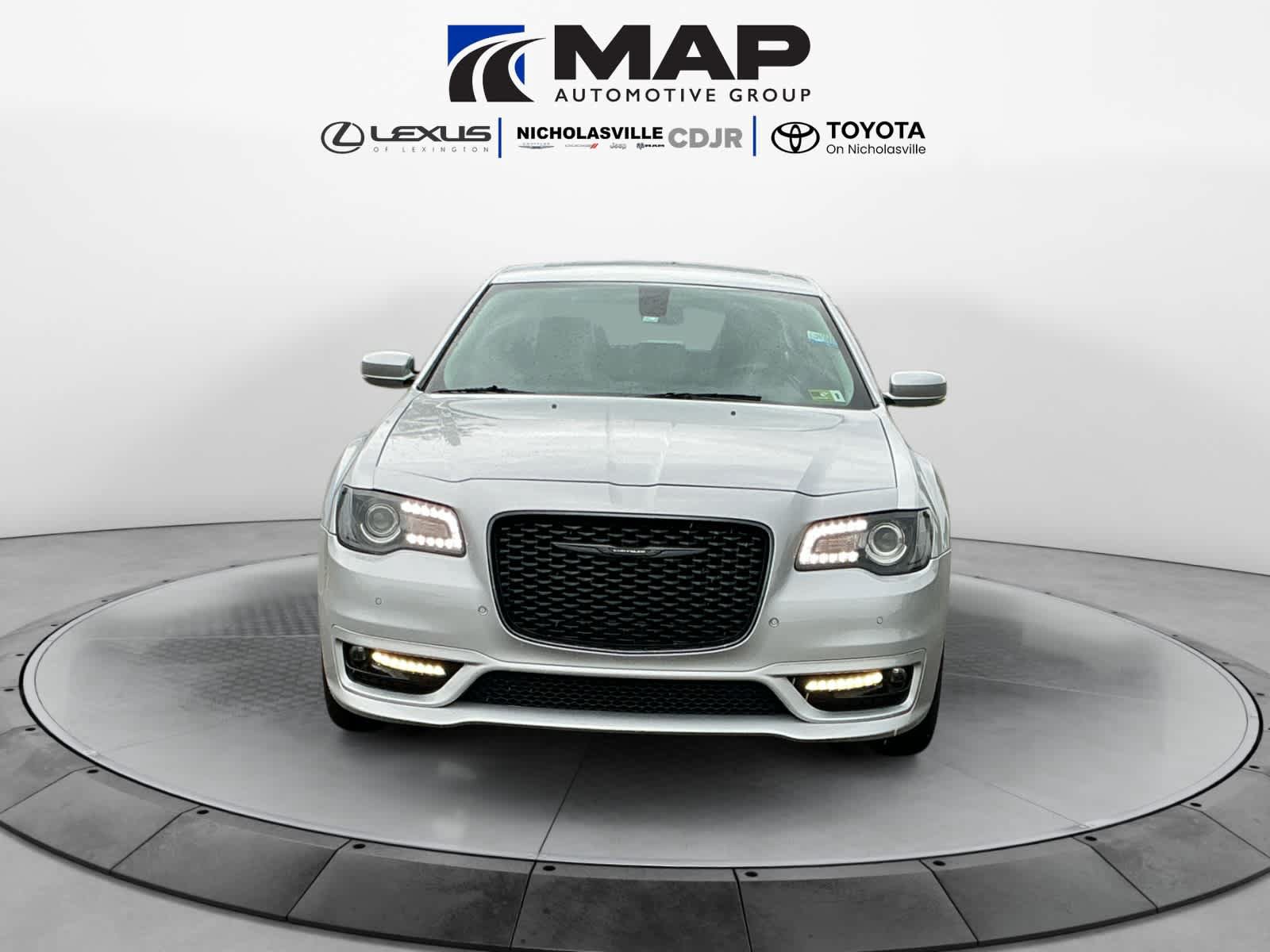 Used 2021 Chrysler 300 Touring L w/ Popular Equipment Group AWD/4WD image 8