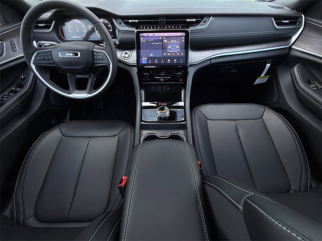 New 2025 Jeep Grand Cherokee L Limited w/ Black Appearance Package image 10