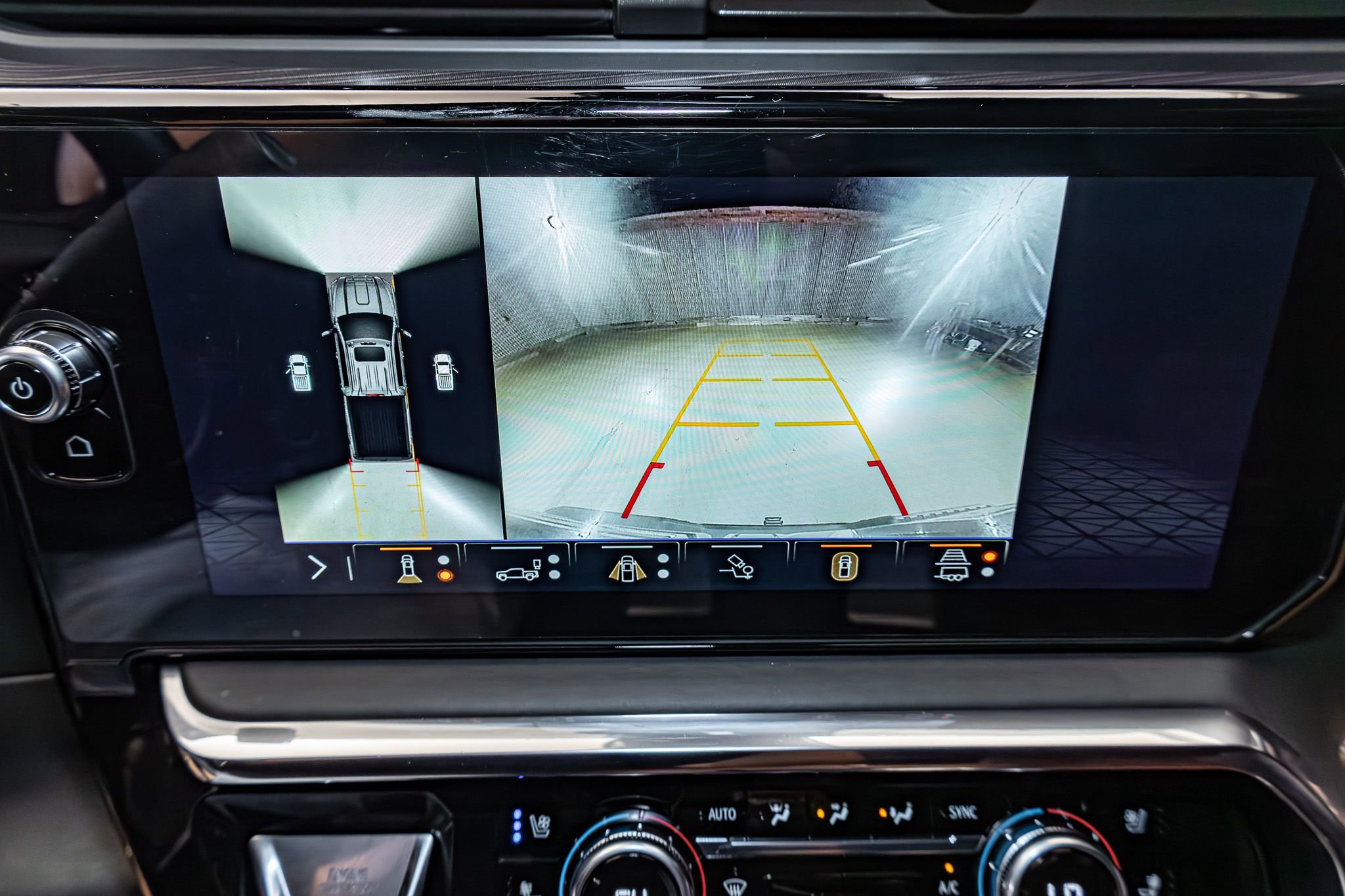 Used 2025 GMC Sierra 3500 Denali Ultimate image 21