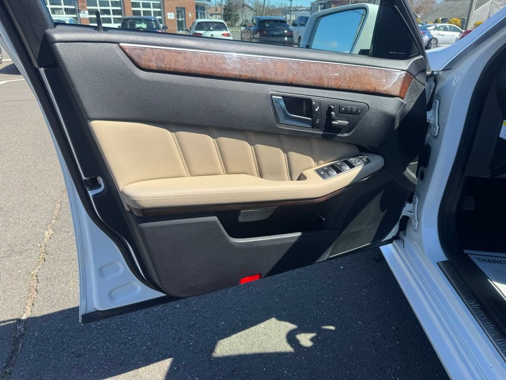 Used 2013 Mercedes-Benz E 350 Sedan image 26