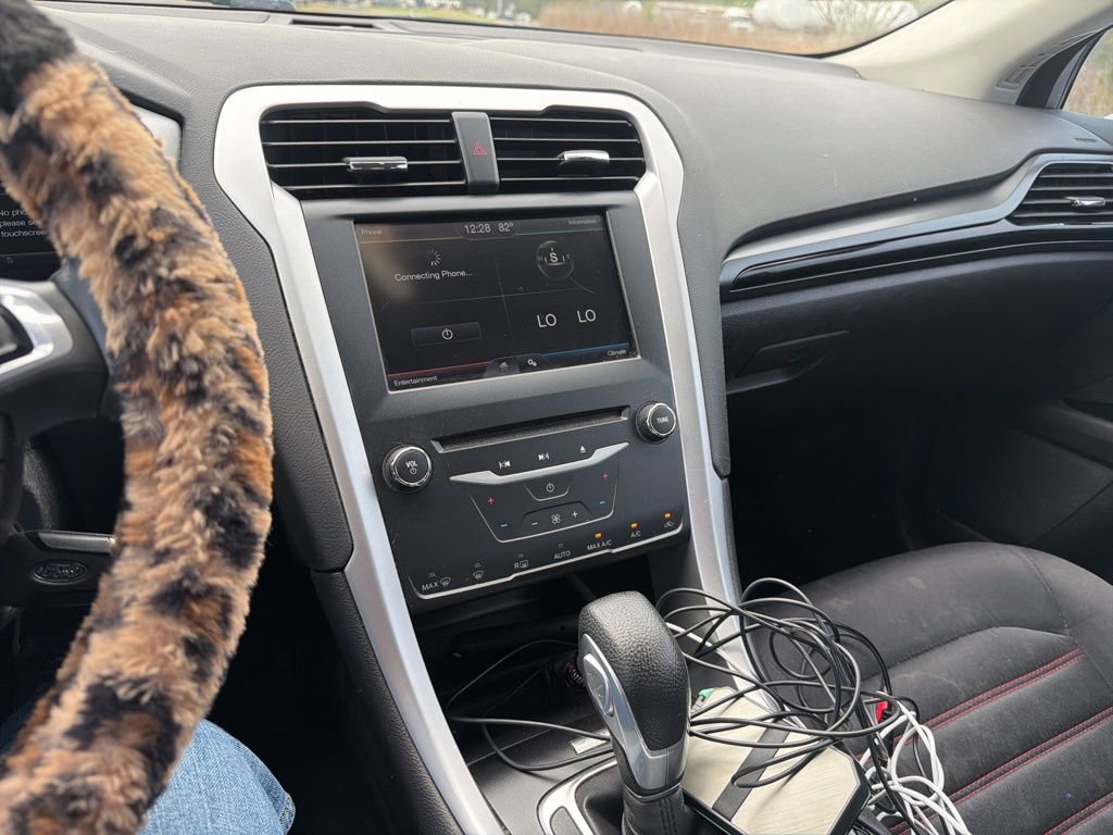 Used 2014 Ford Fusion SE image 13