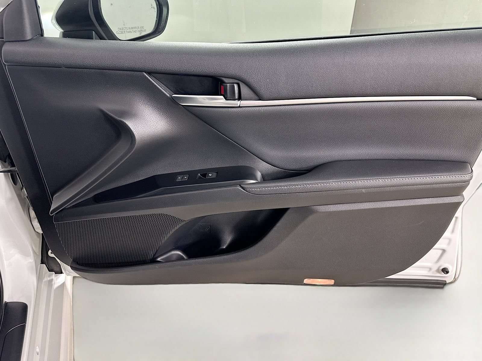 Used 2020 Toyota Camry XSE FWD image 39
