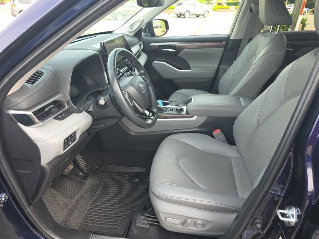 Used 2024 Toyota Highlander Limited AWD/4WD image 9