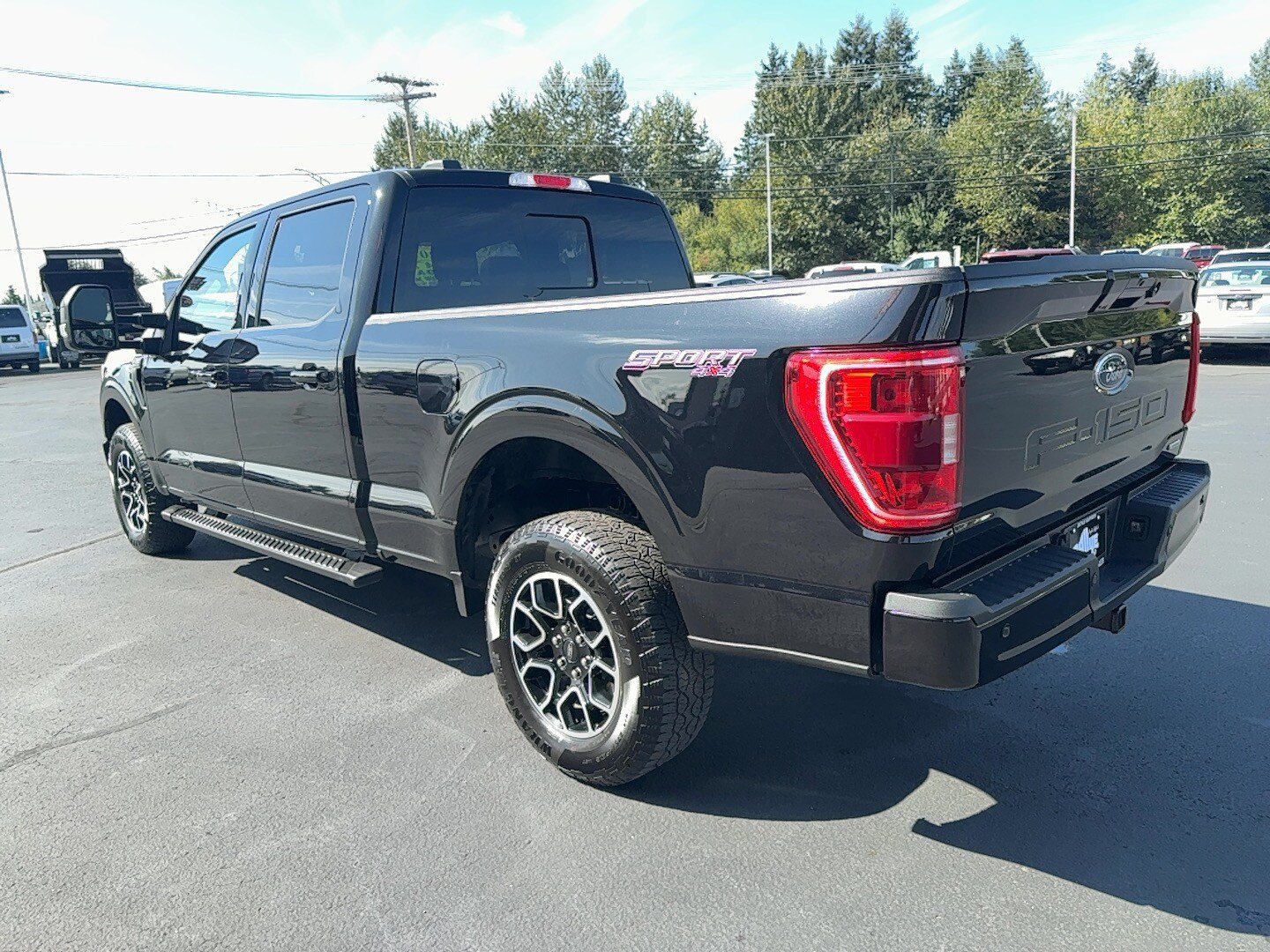 Used 2022 Ford F150 XLT w/ Equipment Group 302A High AWD/4WD image 9