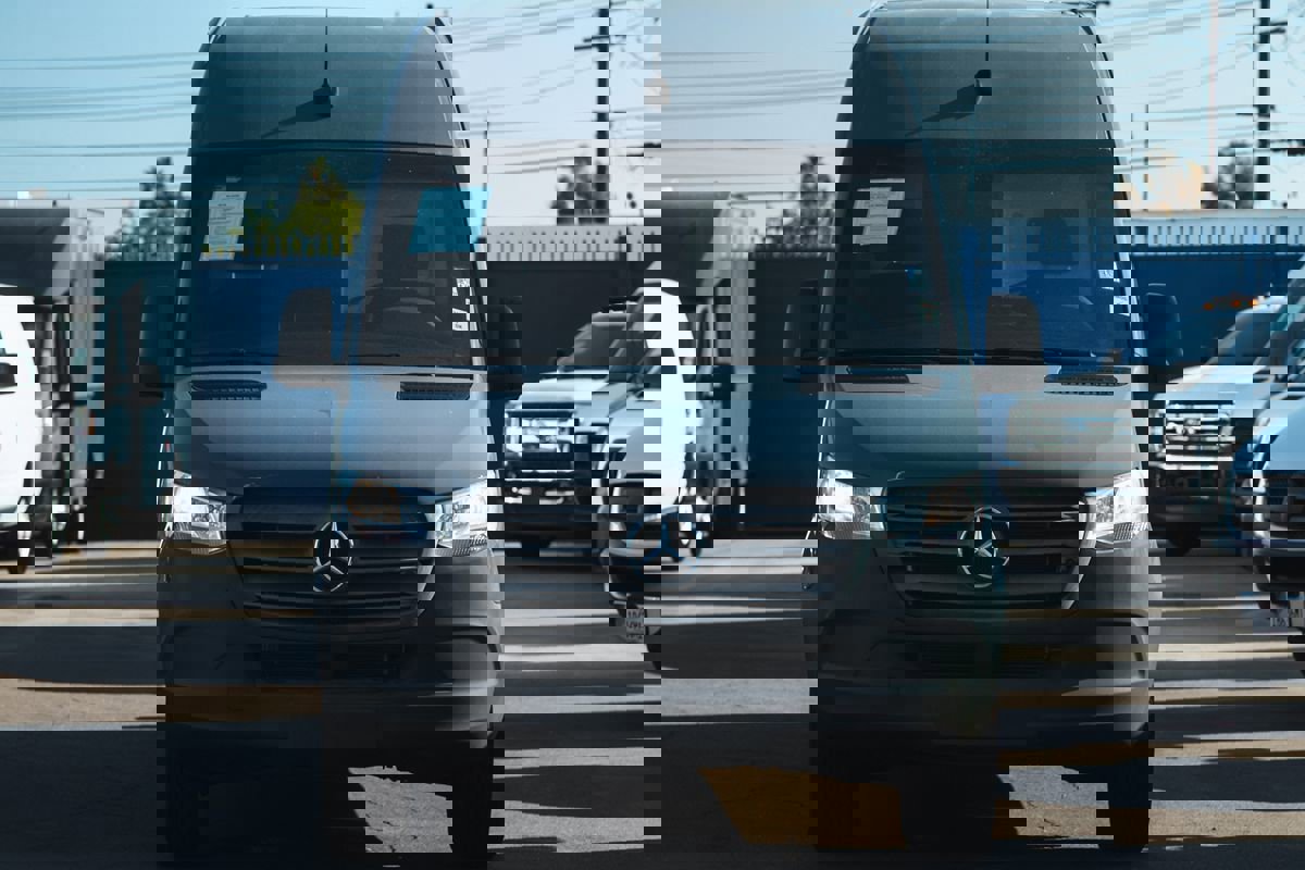 Used 2019 Mercedes-Benz Sprinter 170 image 3