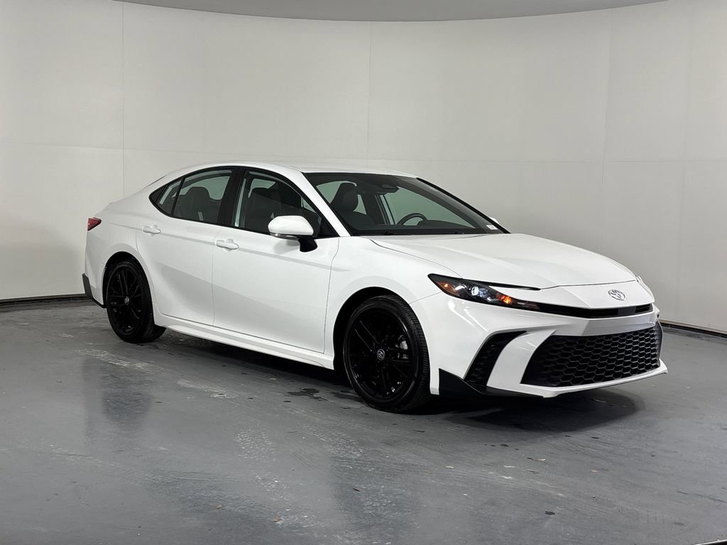 Used 2025 Toyota Camry SE w/ Convenience Package FWD image 2
