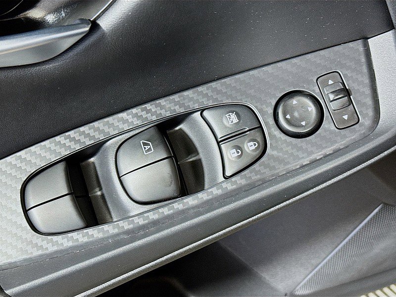 Used 2025 Nissan Sentra SV w/ Trunk Package image 18