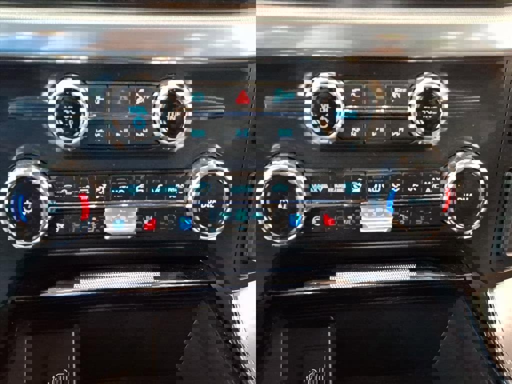 Certified 2025 Ford F150 Lariat w/ Equipment Group 501A Mid image 16