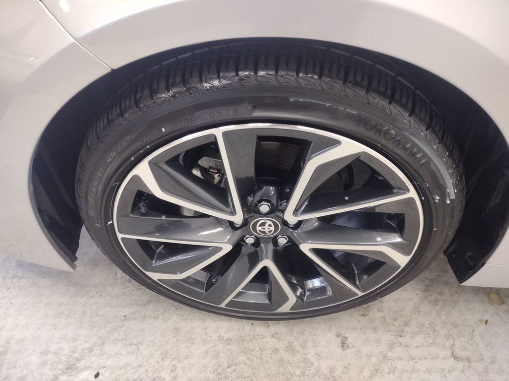 Used 2022 Toyota Corolla XSE FWD image 5