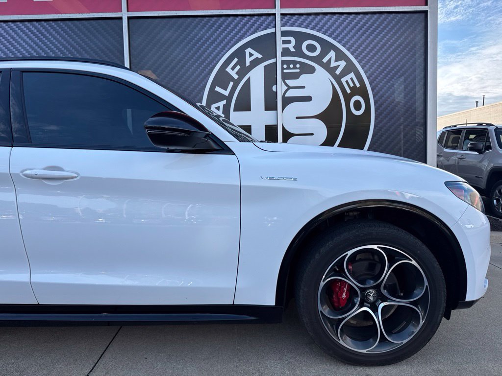 Used 2024 Alfa Romeo Stelvio Veloce AWD/4WD image 3