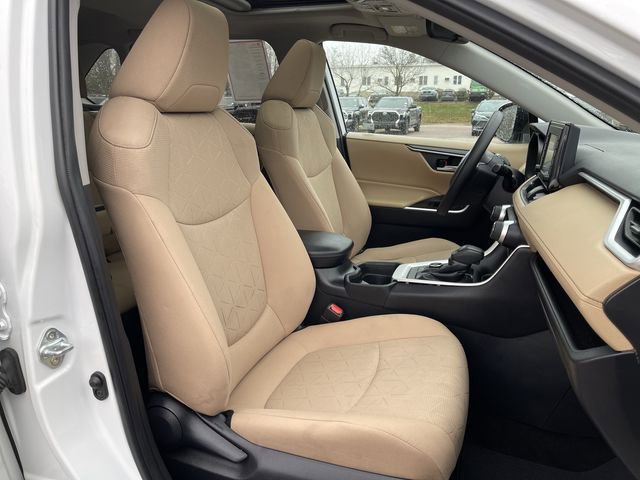 Certified 2021 Toyota RAV4 XLE w/ Convenience Package AWD/4WD image 21