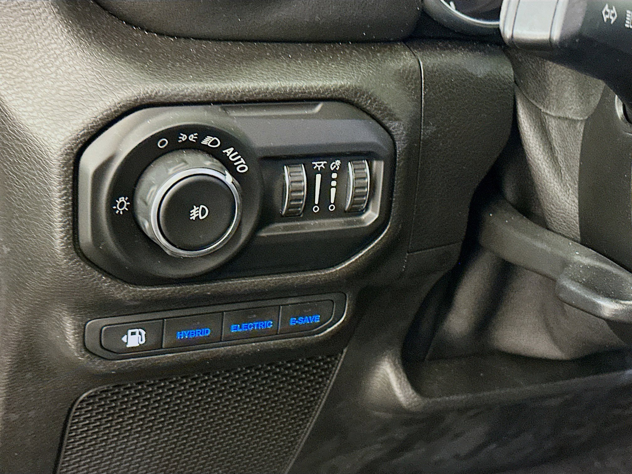 Used 2021 Jeep Wrangler Sahara image 17