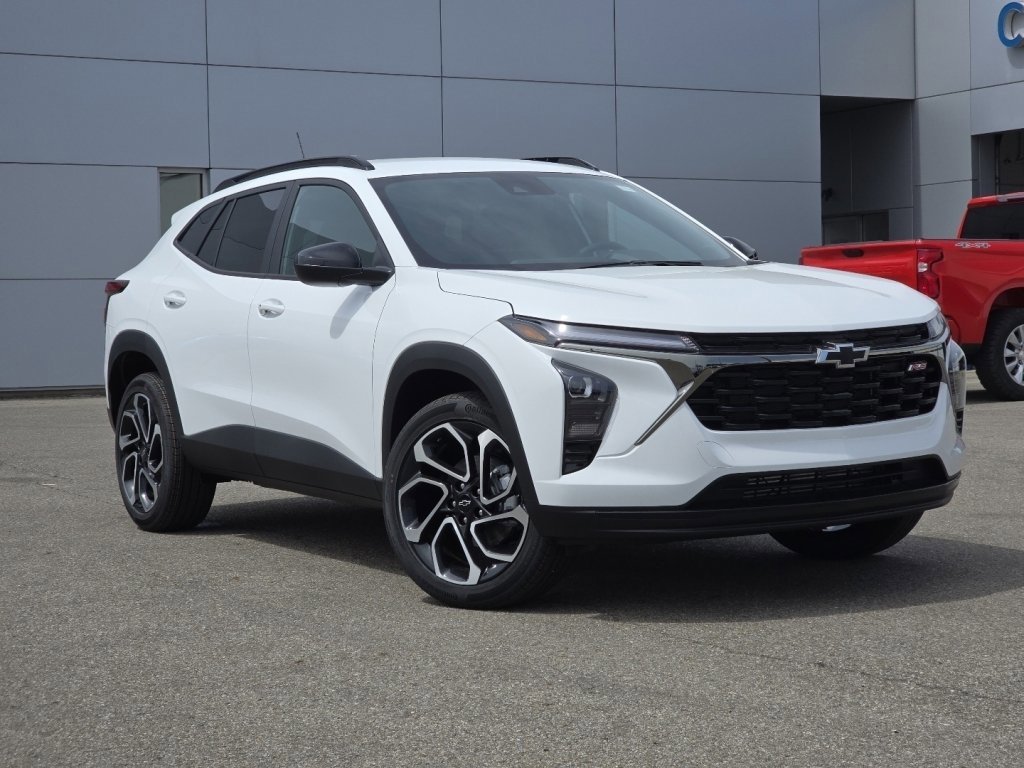 New 2026 Chevrolet Trax RS FWD image 2