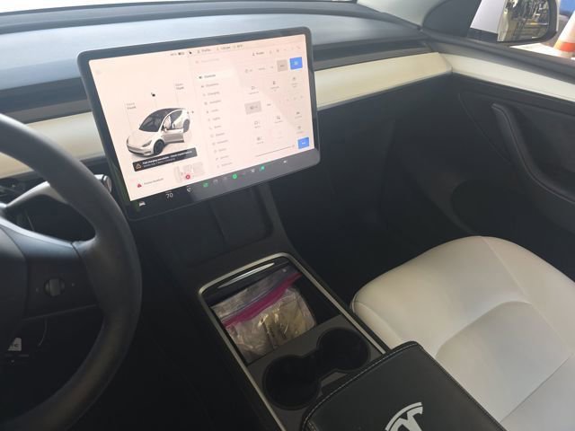 Used 2023 Tesla Model Y Performance AWD/4WD image 2