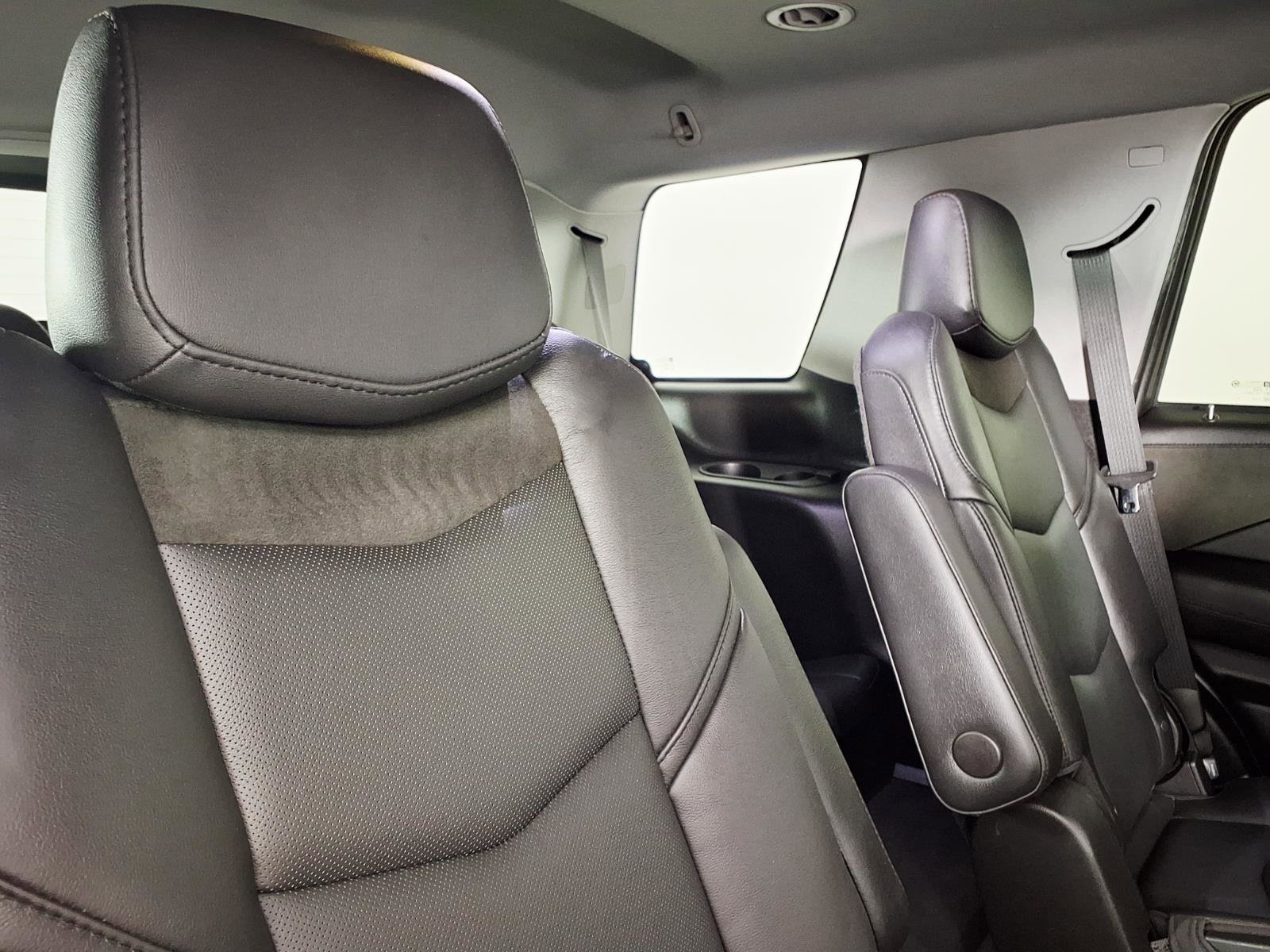 Used 2019 Cadillac Escalade Premium Luxury AWD/4WD image 13