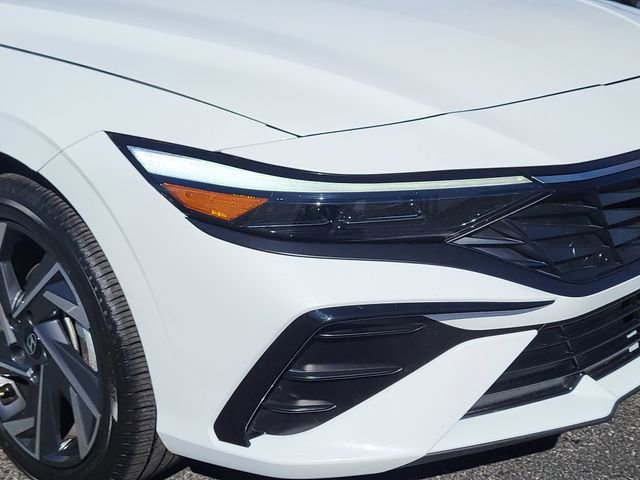 Used 2025 Hyundai Elantra SEL image 5