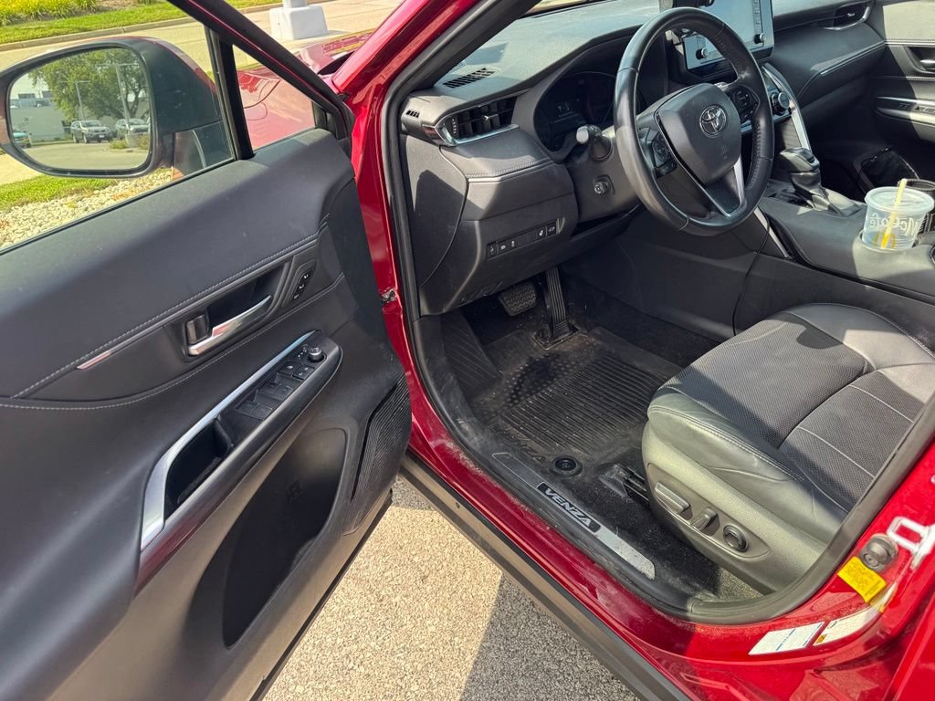 Used 2021 Toyota Venza XLE w/ Softex Package AWD/4WD image 7