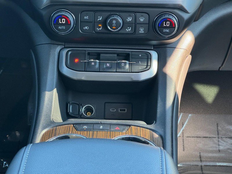 Used 2023 GMC Acadia SLE w/ Driver Convenience Package image 13