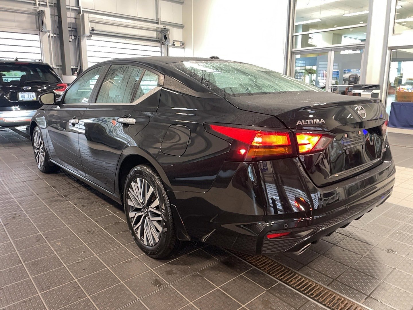 Used 2024 Nissan Altima 2.5 SV w/ SV Premium Package image 19