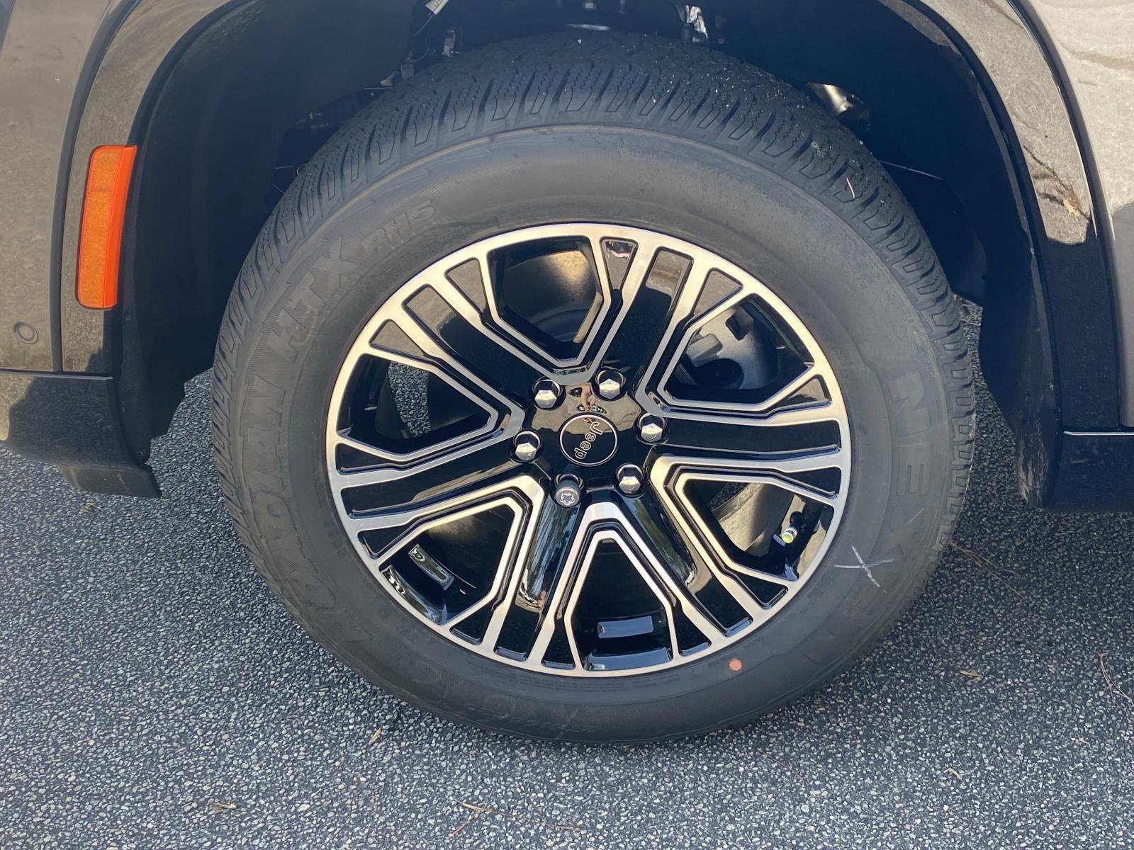 New 2026 Jeep Grand Wagoneer 4WD image 7