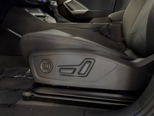 Certified 2025 Audi Q3 2.0T Premium w/ Convenience Package AWD/4WD image 28