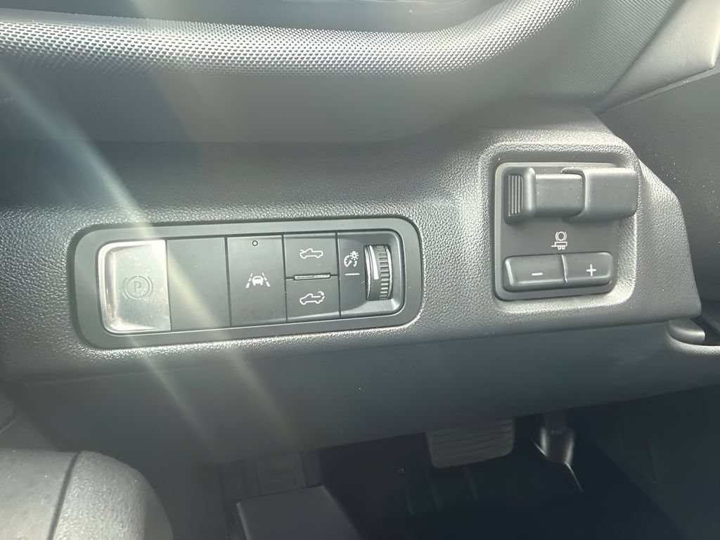 Used 2026 Chevrolet Silverado EV Trail Boss AWD/4WD image 24