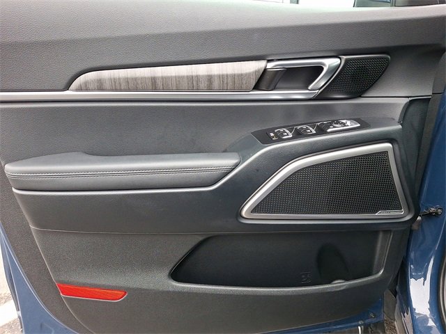 Certified 2024 Kia Telluride EX w/ EX Captain's Chair Package image 14