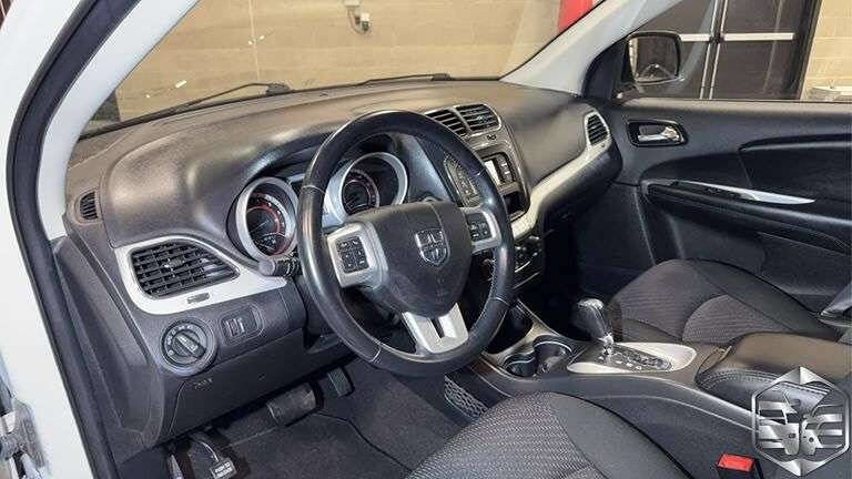 Used 2019 Dodge Journey SE w/ Connectivity Group image 9