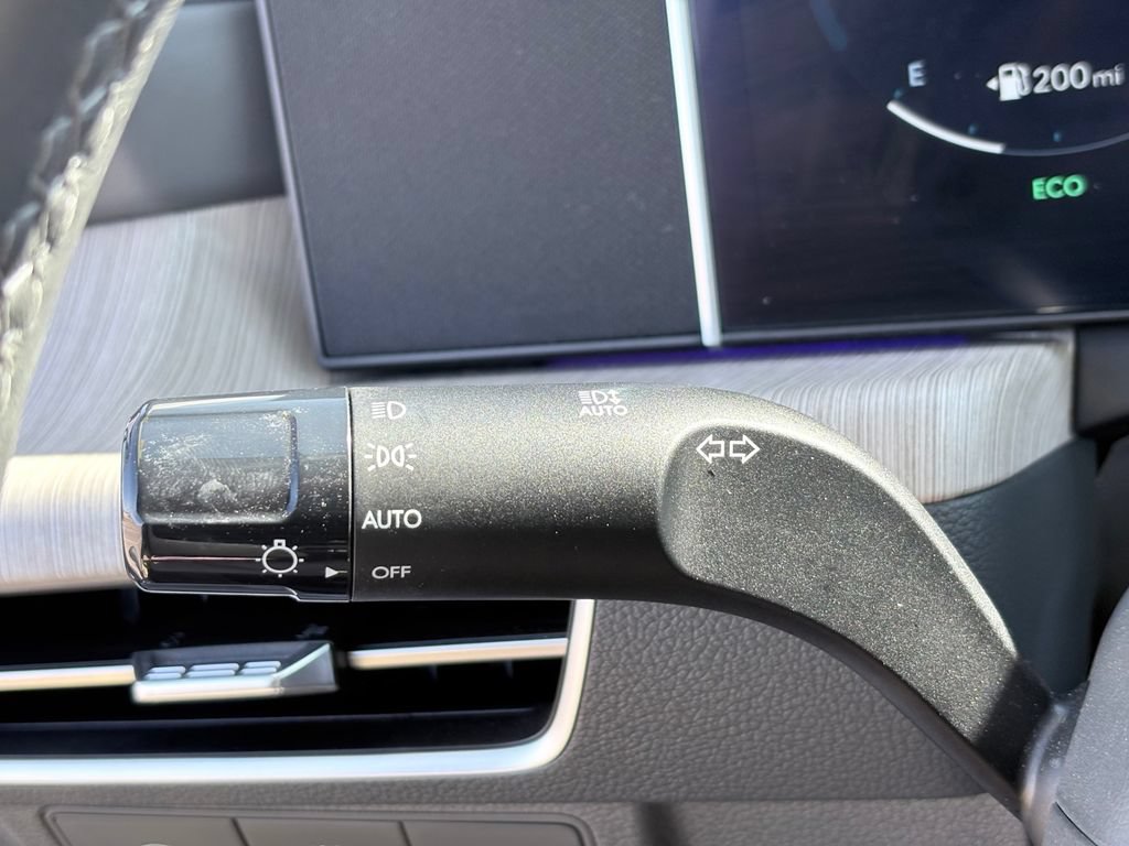 Used 2025 Hyundai Sonata Limited FWD image 14