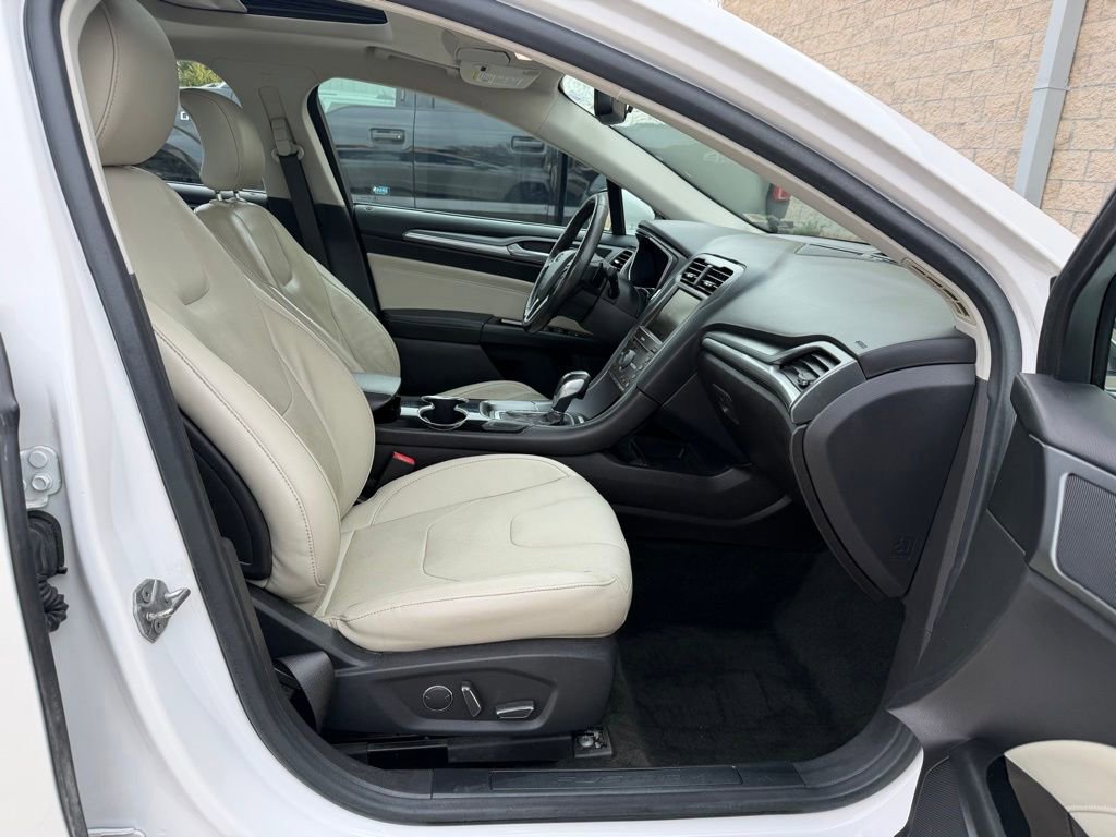 Used 2016 Ford Fusion Titanium image 30