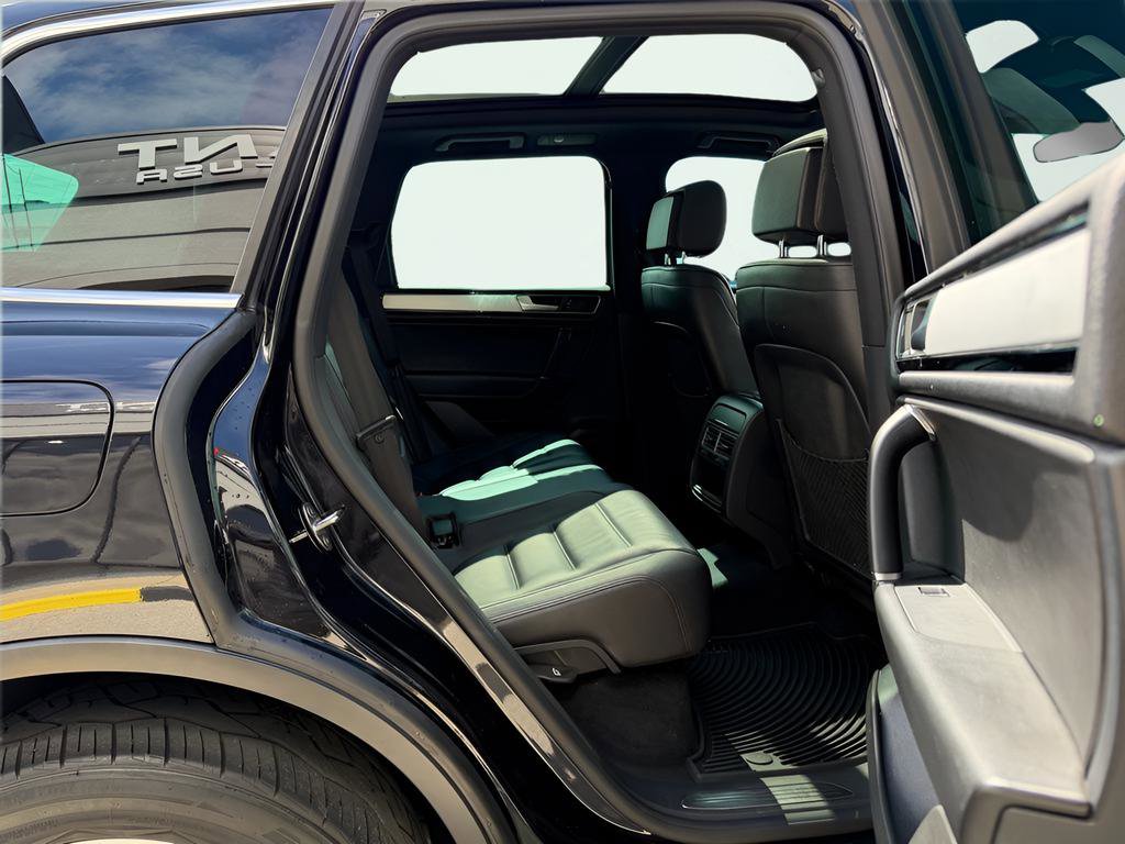 Used 2017 Volkswagen Touareg Wolfsburg Edition image 26