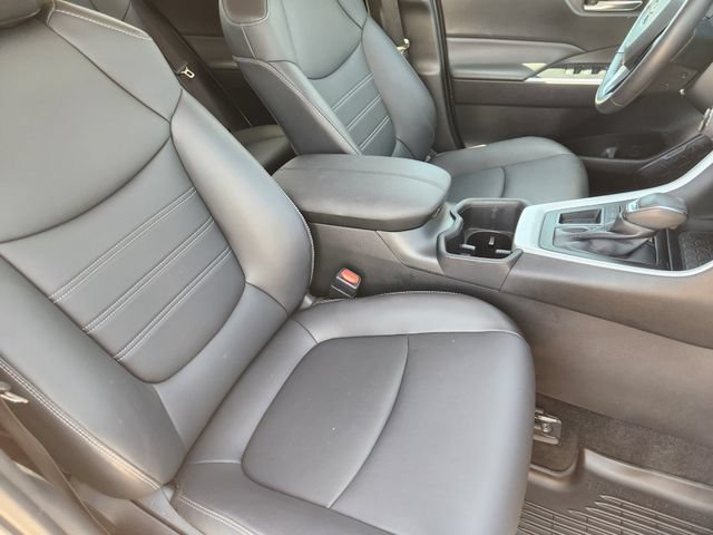 Used 2022 Toyota RAV4 XLE Premium FWD image 10