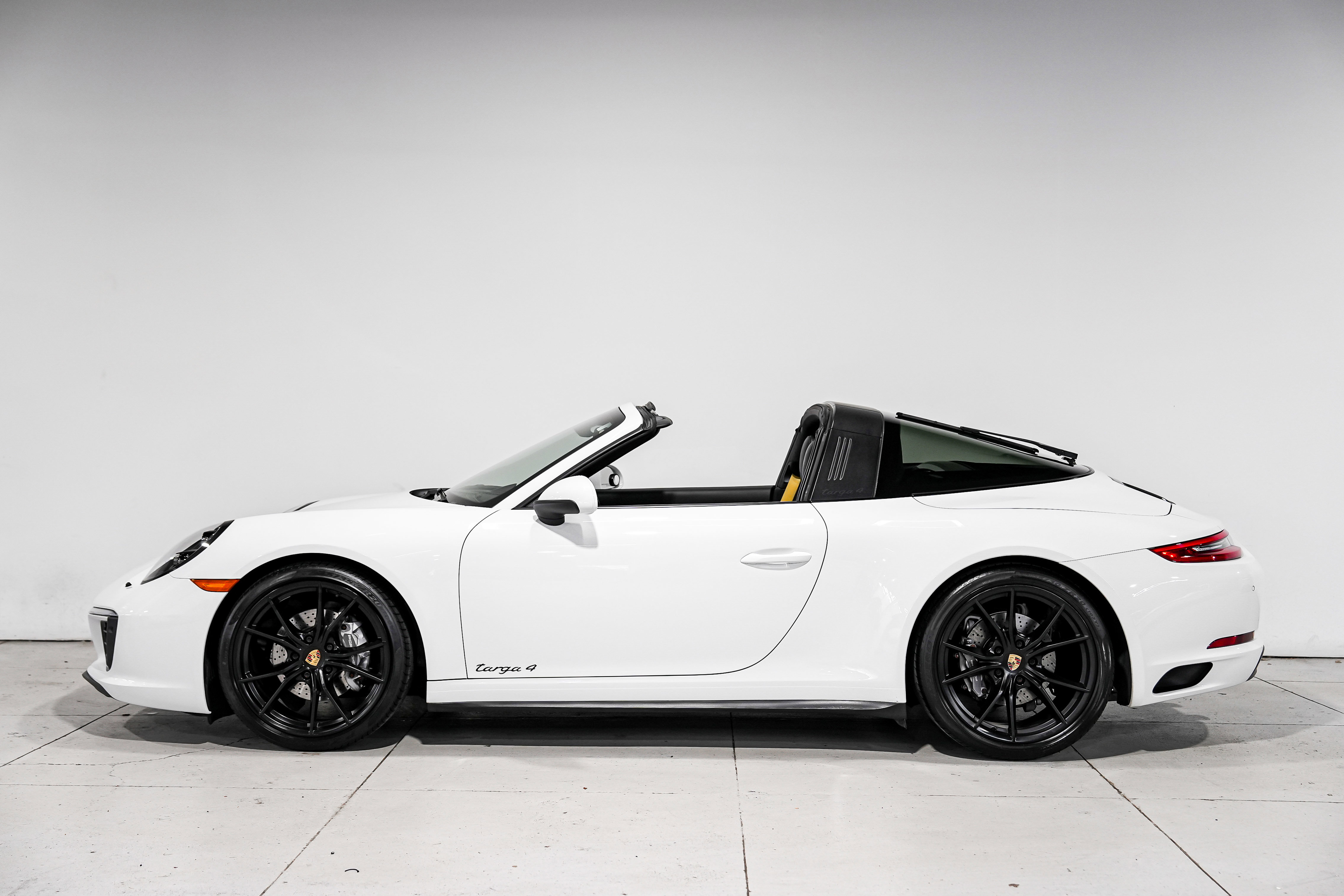 Used 2017 Porsche 911 Targa 4 image 8