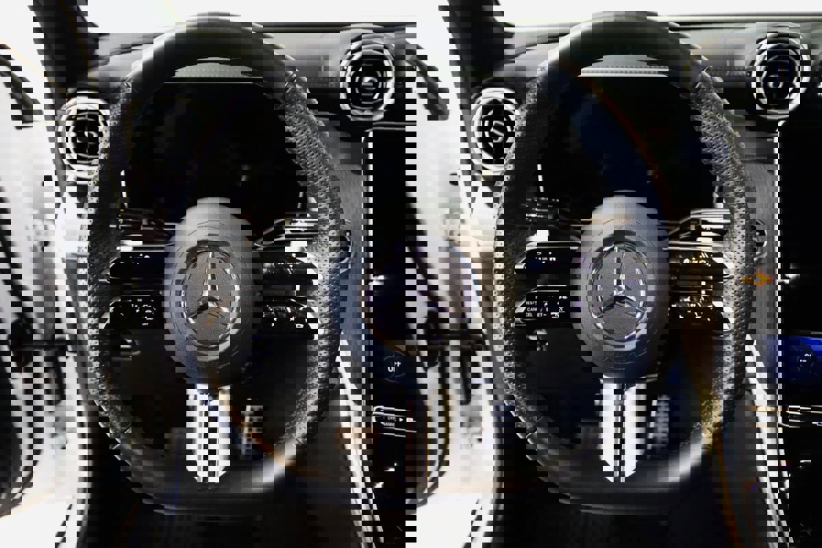 Used 2025 Mercedes-Benz GLC 300 4MATIC Coupe image 43