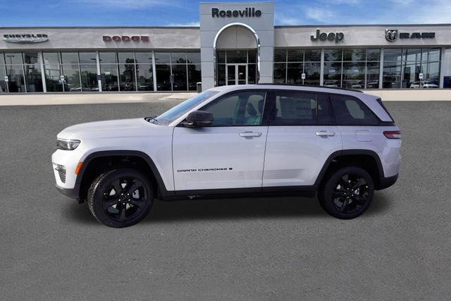 New 2025 Jeep Grand Cherokee Limited w/ Black Appearance Package image 6