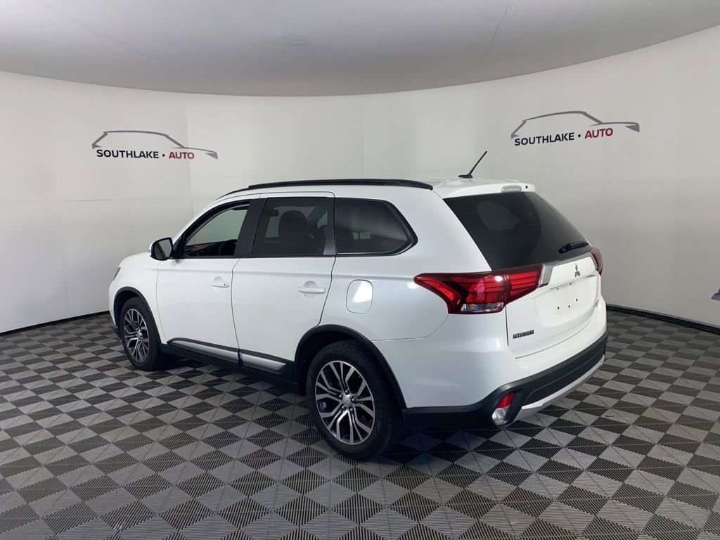Used 2016 Mitsubishi Outlander SEL image 8