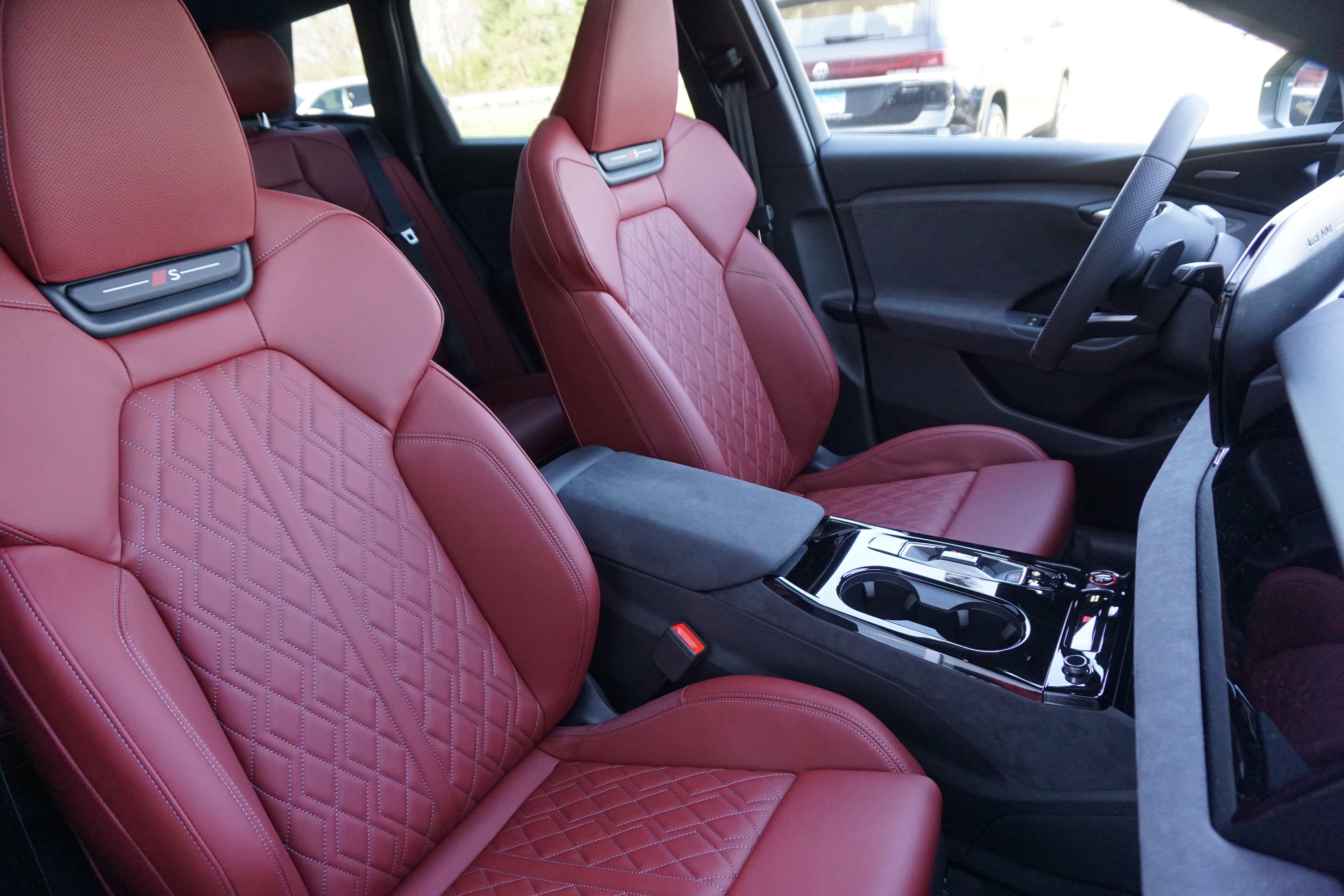 New 2025 Audi SQ6 e-tron Premium Plus image 19