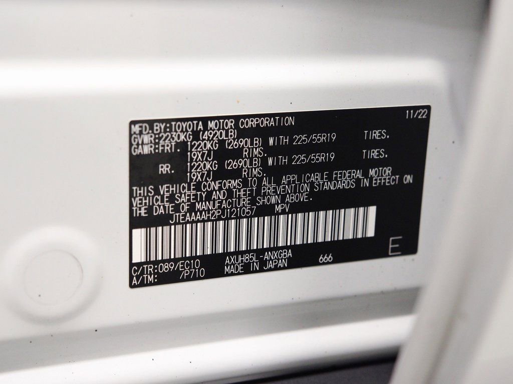 Used 2023 Toyota Venza XLE image 26