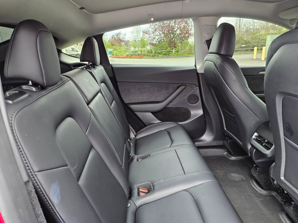 Used 2024 Tesla Model Y Long Range RWD image 15