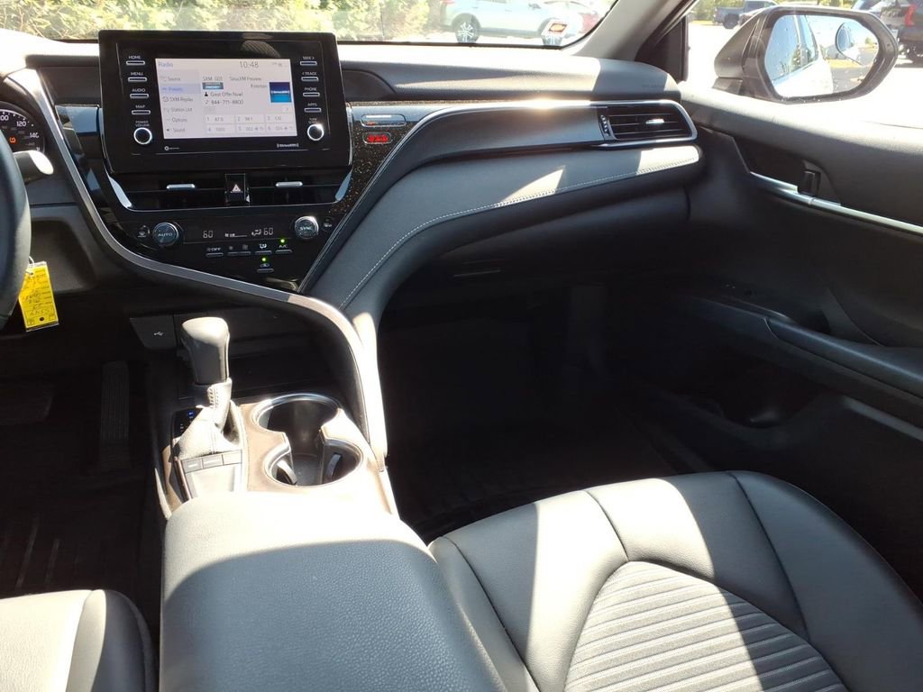 Used 2023 Toyota Camry SE image 13
