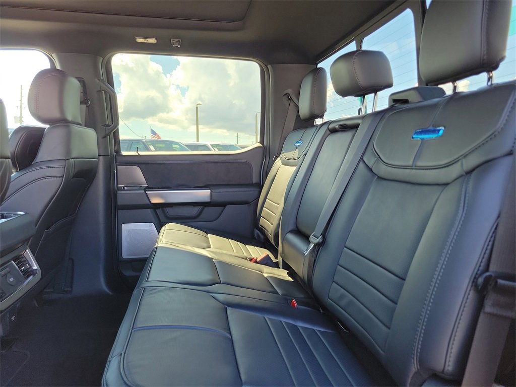 New 2026 Ford F350 4x4 Crew Cab DRW Super Duty image 10