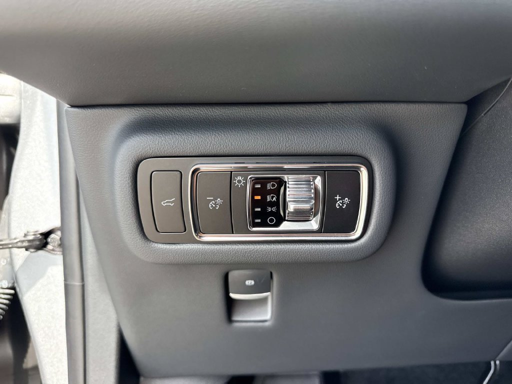 New 2026 Lincoln Nautilus Premier AWD/4WD image 32