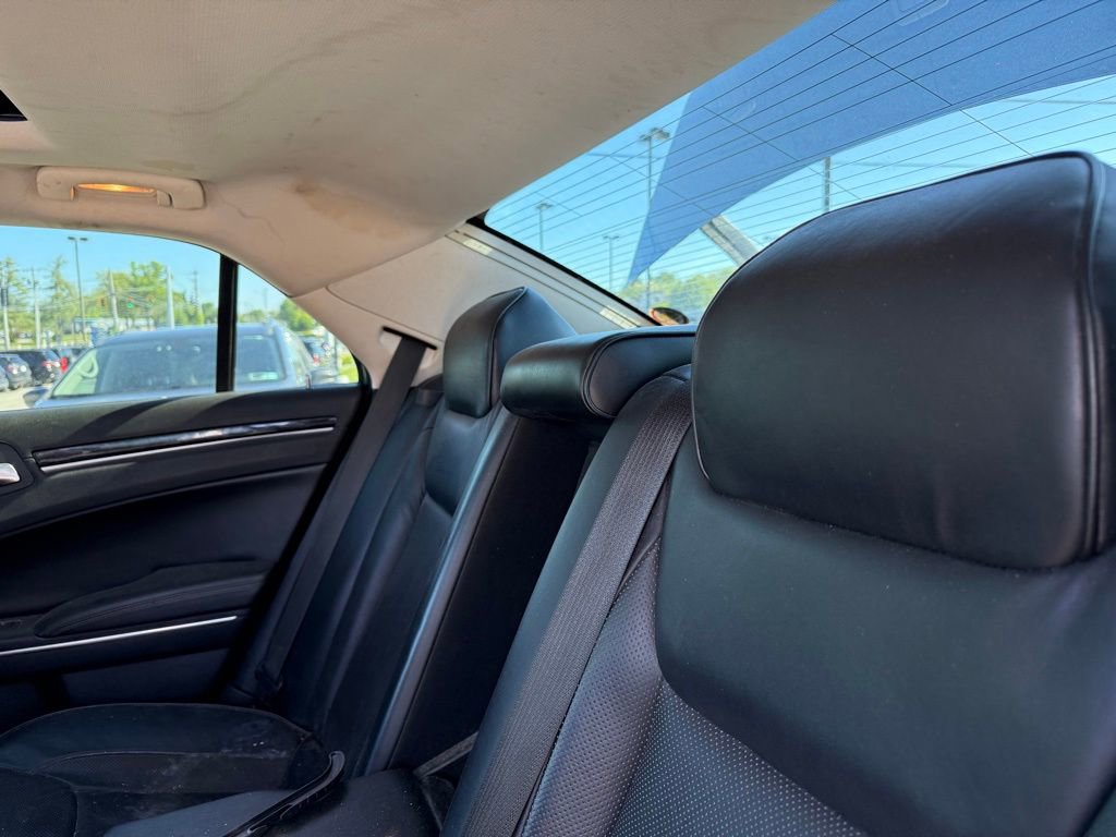 Used 2016 Chrysler 300 C image 24