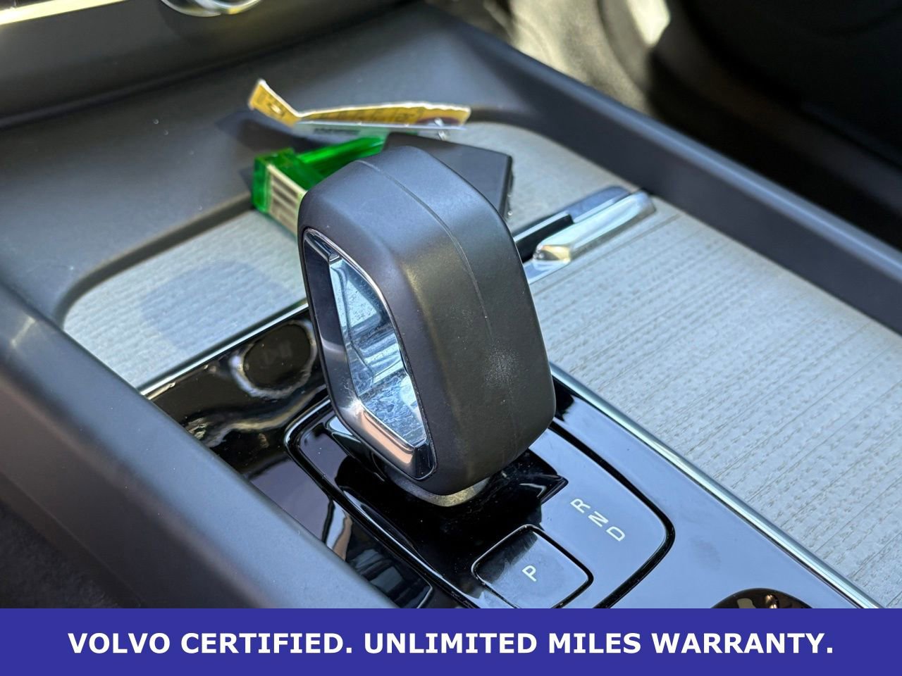 Certified 2025 Volvo XC60 B5 Plus image 23