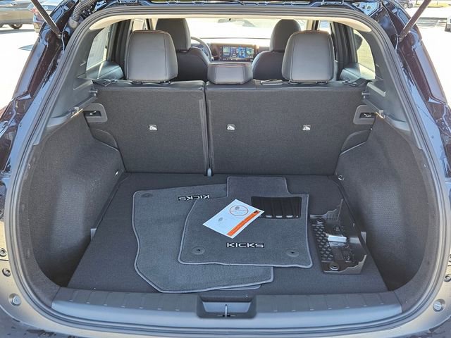New 2026 Nissan Kicks SR image 13