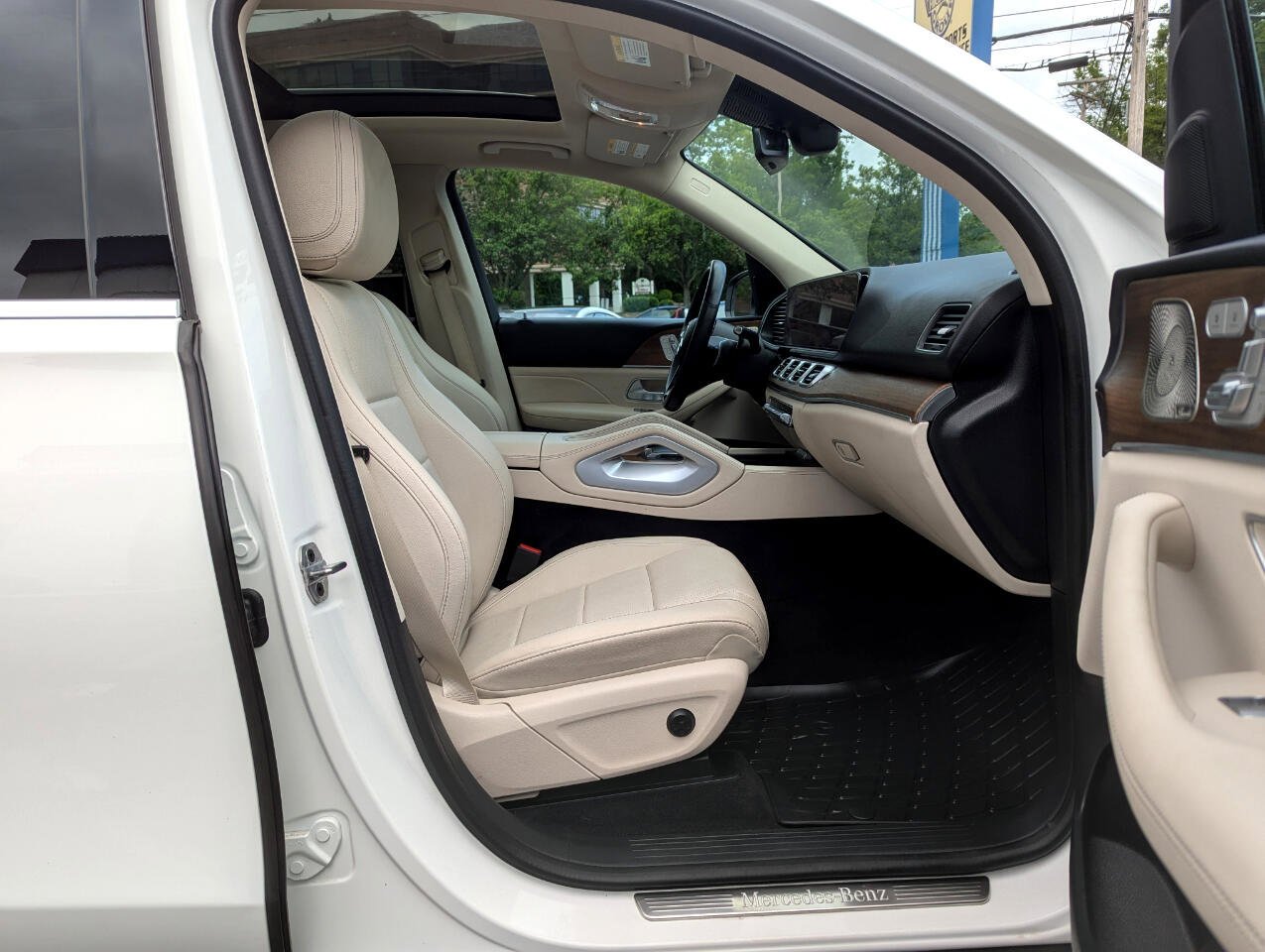 Used 2024 Mercedes-Benz GLE 450 4MATIC image 33